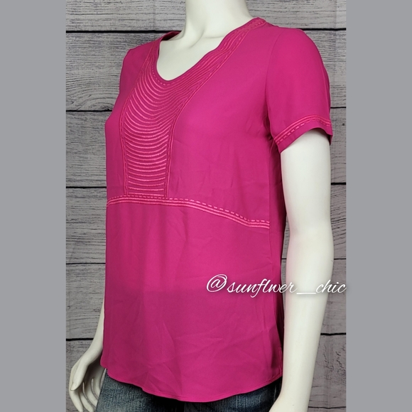 [NEW] NYDJ Embroidered Short Sleeve Blouse - Picture 8 of 13